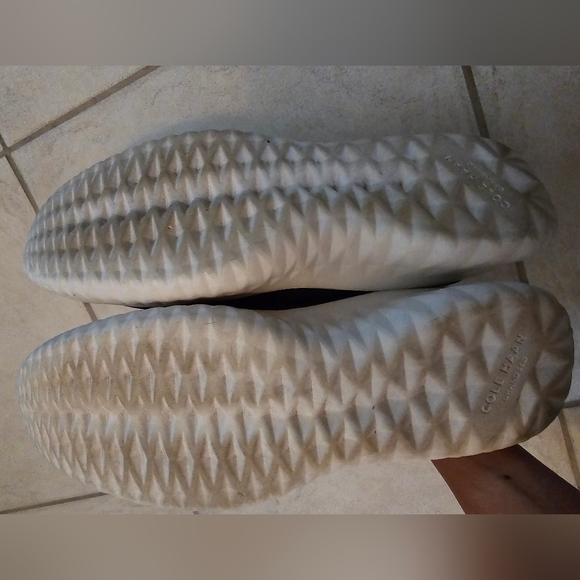 Size 12 Cole Haan Zerogrand Earthlite. Dark blue - Picture 2 of 3